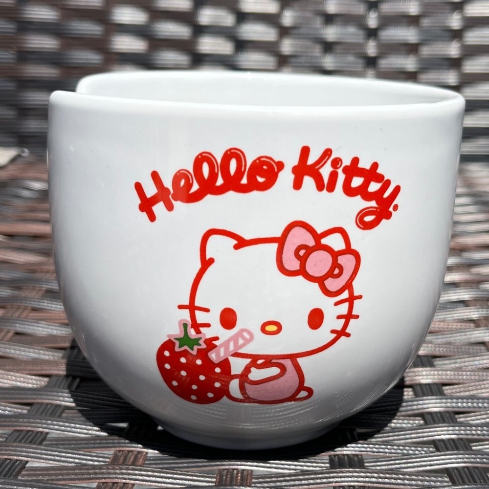 Hello‎ Kitty Ceramic Bowl with Chopstick Rest Cute Kawaii Strawberry